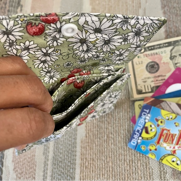 Stylish Snap Card Wallet/Business Card/Gift Card Holder made with Cotton Fabric - Picture 5 of 6